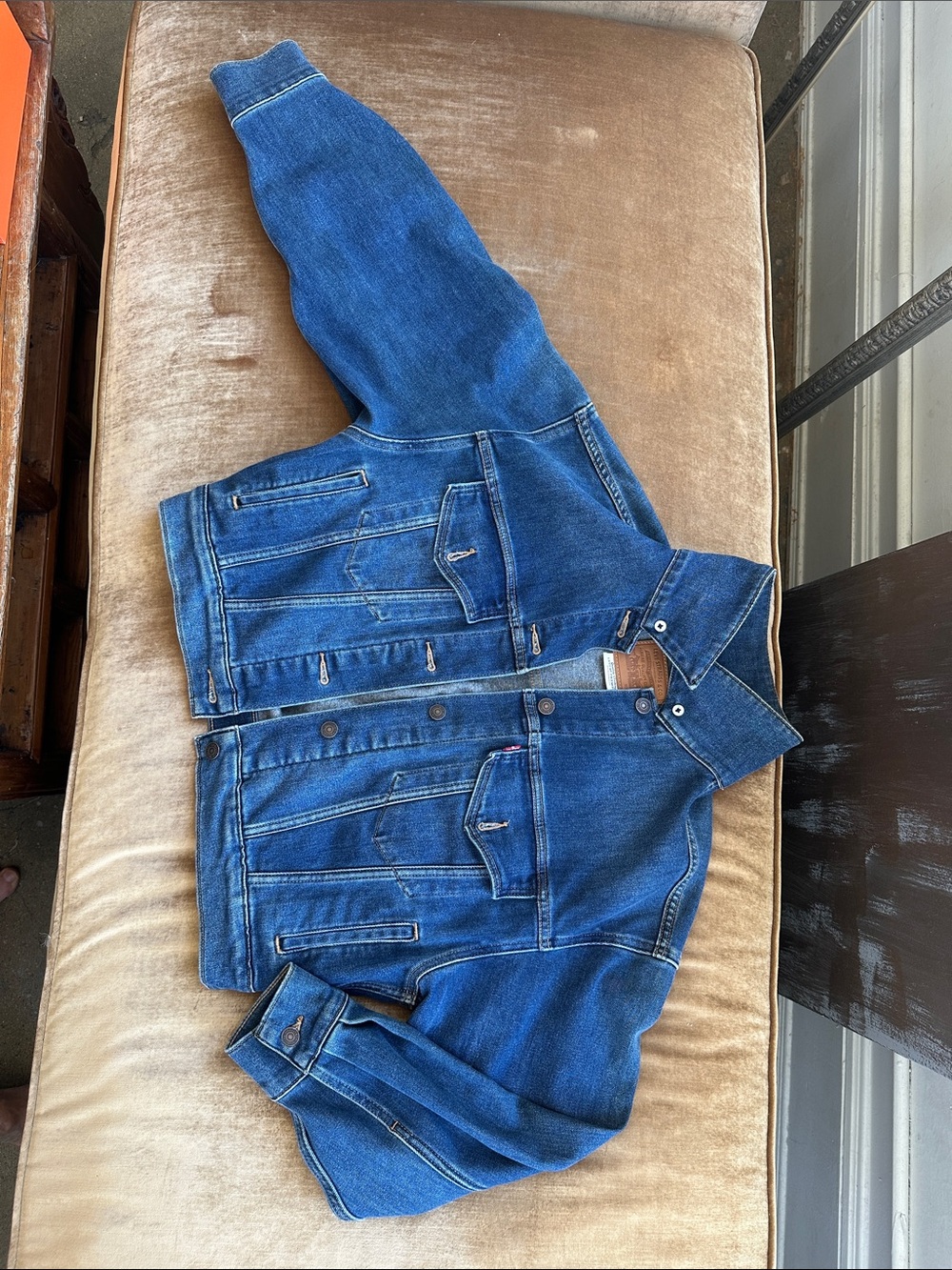 Levi’s Strauss Denim Jacket Oversized Small Like New Very soft Detailed Design